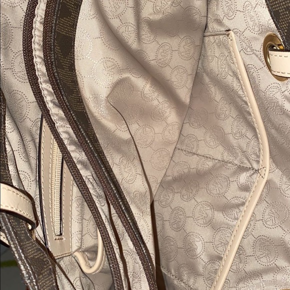 MK handbag - Picture 4 of 4